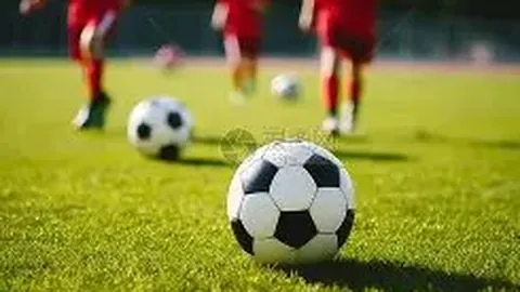 李双江携年轻妻子赴宴，邻座却无言互动