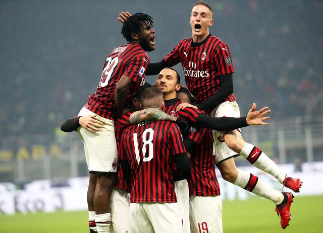 中国短道速滑女队3000米接力亚冬会金牌荣耀时刻